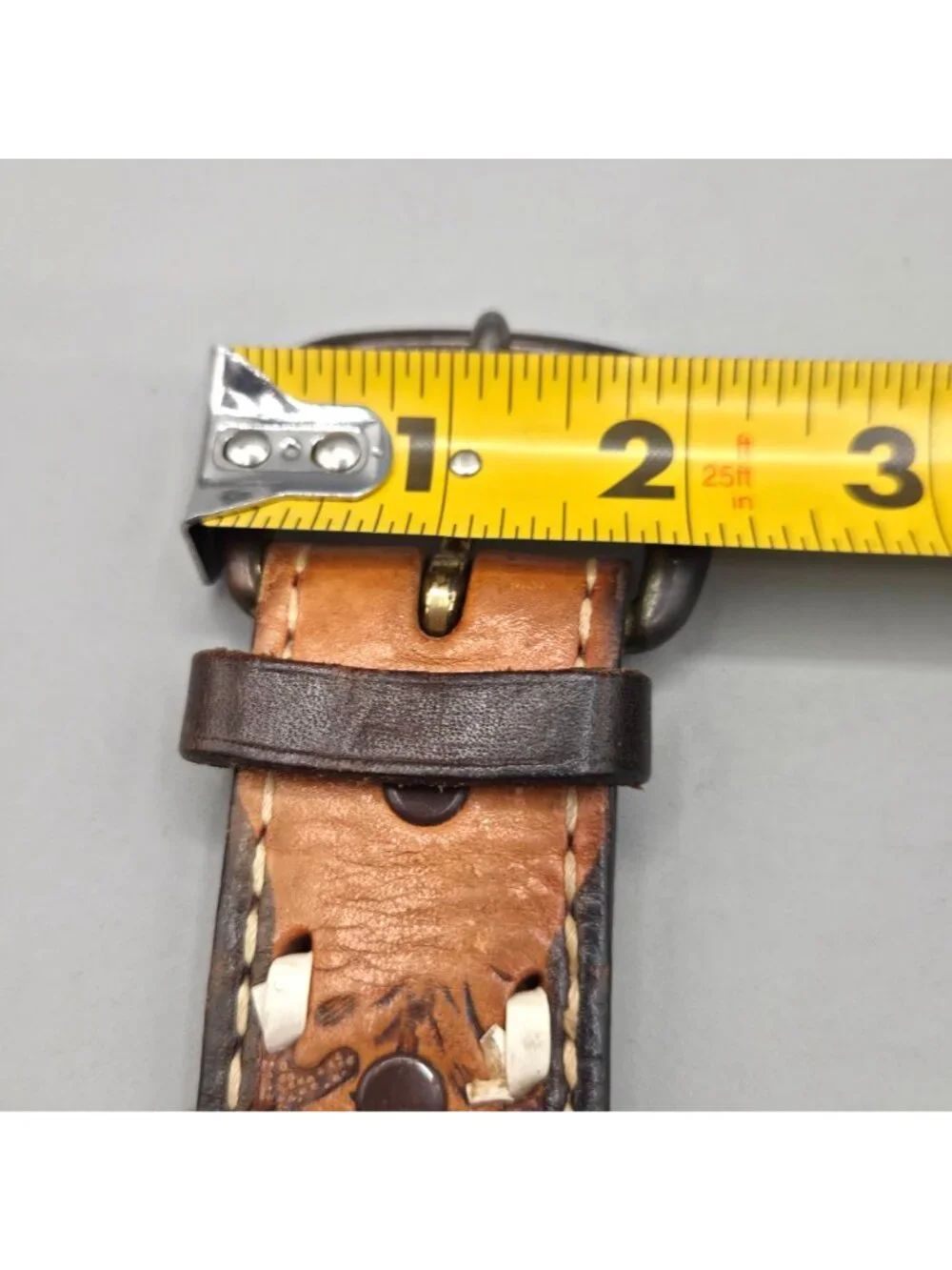 Vintage Justin Tooled Top Grain Cowhide Leather Belt Acorn Leaf Design Western